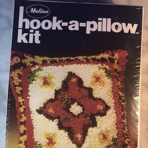 Vtg Malina Hook a Pillow Kit 13"x13" Style #34/03 Istanbul USA NIB